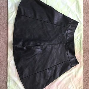 Socialite pleather skater skirt women’s sz s 🖤